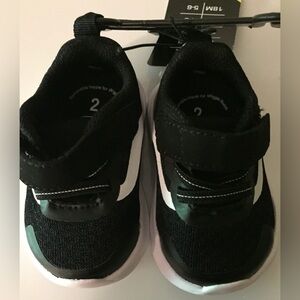 Babies black and white sneakers